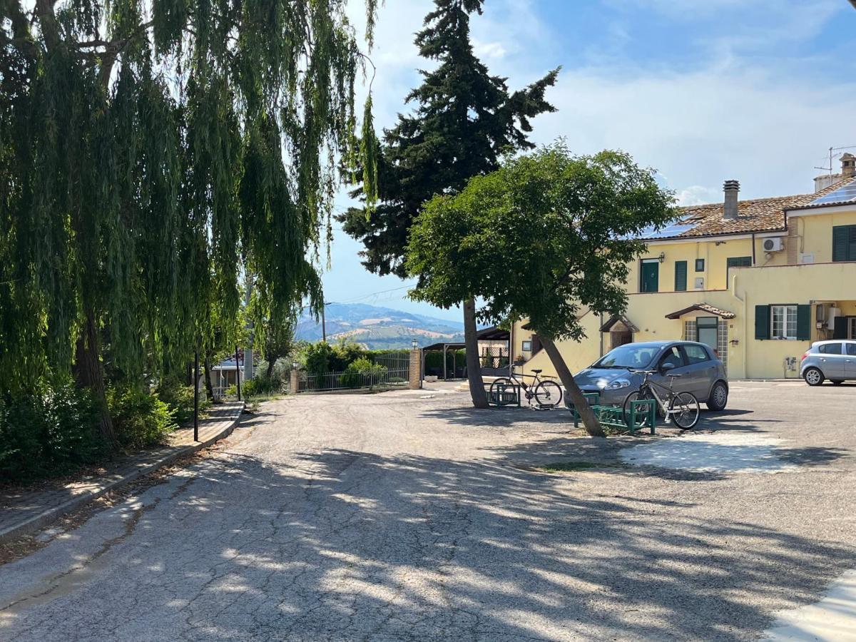 Villa Il Salice Castilenti Exterior foto