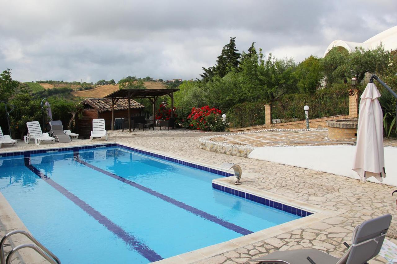 Villa Il Salice Castilenti Exterior foto